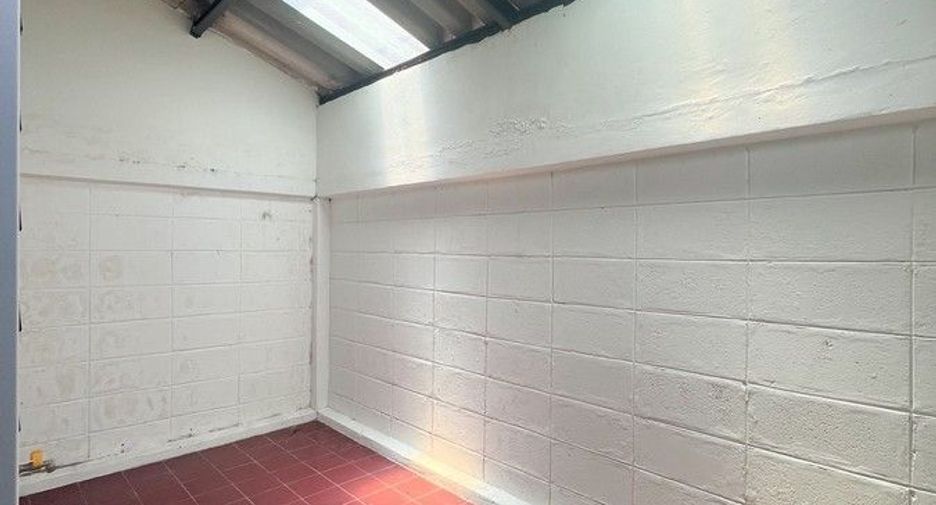 For sale 2 bedrooms townhouse in Bang Na, Bangkok
