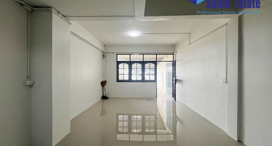 For sale 2 bedrooms townhouse in Bang Na, Bangkok