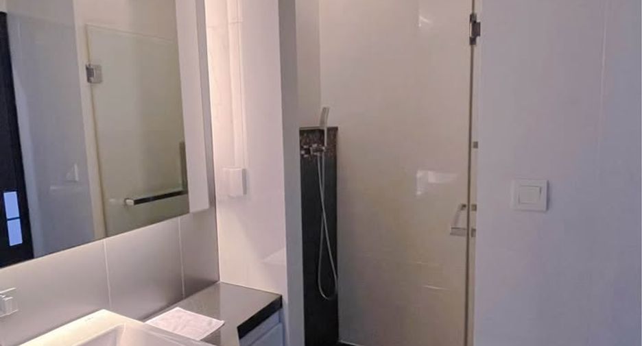 For rent and for sale 1 bed condo in Huai Khwang, Bangkok