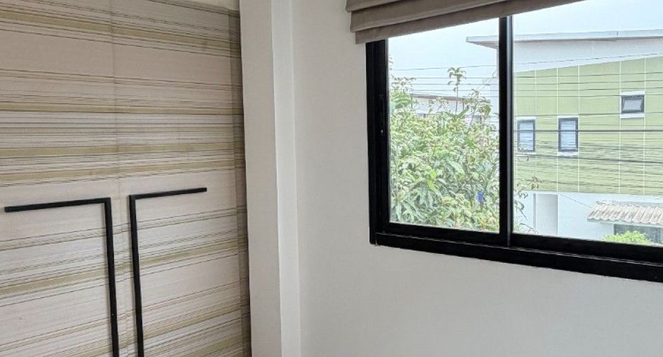 For sale 2 bedrooms townhouse in Prawet, Bangkok