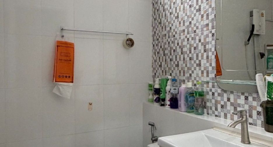 For sale 2 bedrooms townhouse in Prawet, Bangkok