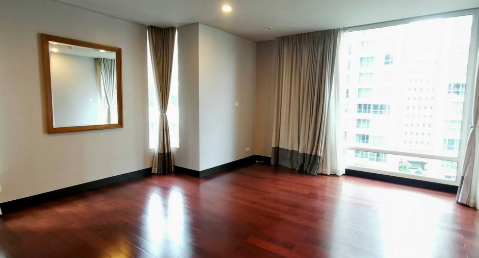 Wohnung zur Miete mit 3 Zimmer in Pathum Wan, Bangkok