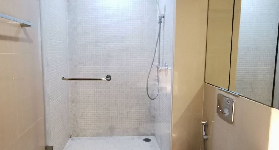 Wohnung zur Miete mit 3 Zimmer in Pathum Wan, Bangkok