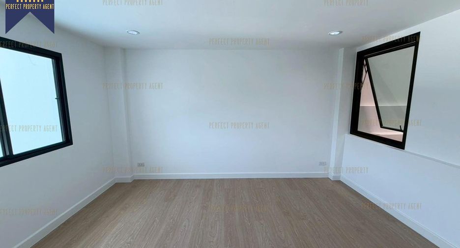 ขาย 4 ห้องนอน บ้านเดี่ยว ใน วัฒนา, กรุงเทพฯ