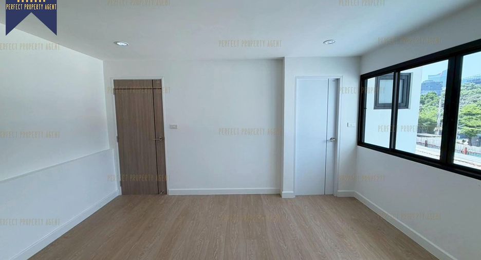 ขาย 4 ห้องนอน บ้านเดี่ยว ใน วัฒนา, กรุงเทพฯ