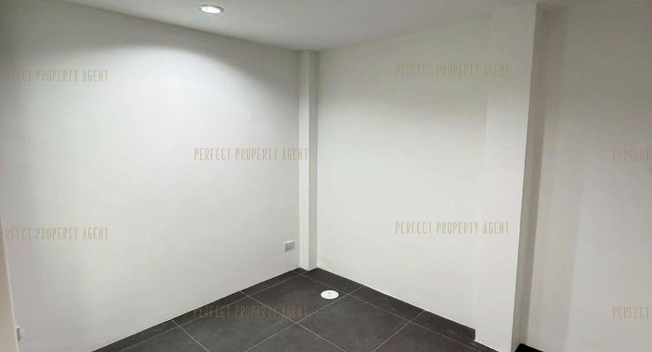 ขาย 4 ห้องนอน บ้านเดี่ยว ใน วัฒนา, กรุงเทพฯ