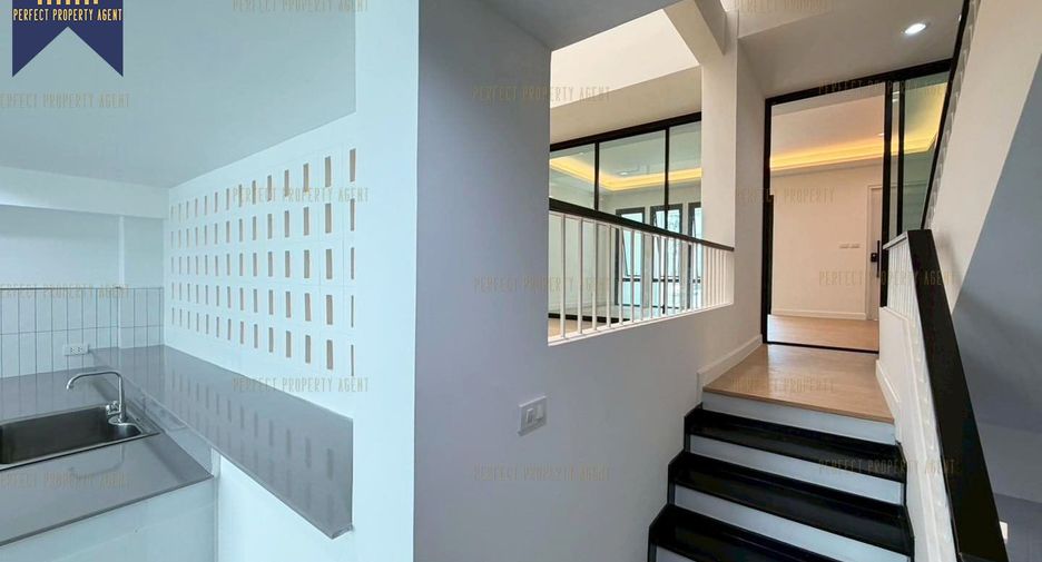 ขาย 4 ห้องนอน บ้านเดี่ยว ใน วัฒนา, กรุงเทพฯ