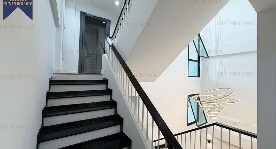 ขาย 4 ห้องนอน บ้านเดี่ยว ใน วัฒนา, กรุงเทพฯ
