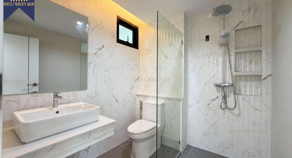 ขาย 4 ห้องนอน บ้านเดี่ยว ใน วัฒนา, กรุงเทพฯ