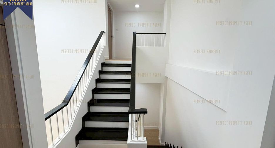 ขาย 4 ห้องนอน บ้านเดี่ยว ใน วัฒนา, กรุงเทพฯ