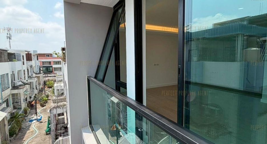 ขาย 4 ห้องนอน บ้านเดี่ยว ใน วัฒนา, กรุงเทพฯ