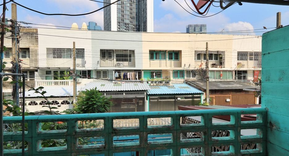 For sale 5 bedrooms townhouse in Sathon, Bangkok