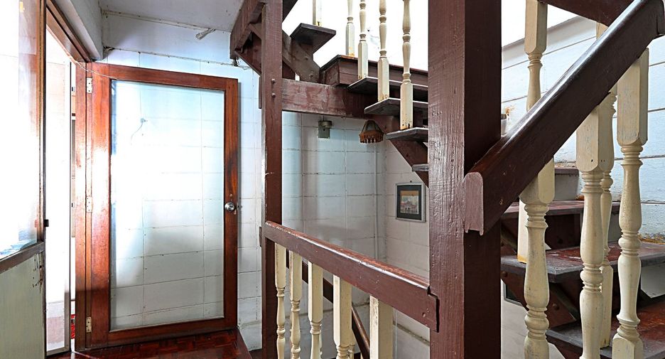 For sale 5 bedrooms townhouse in Sathon, Bangkok