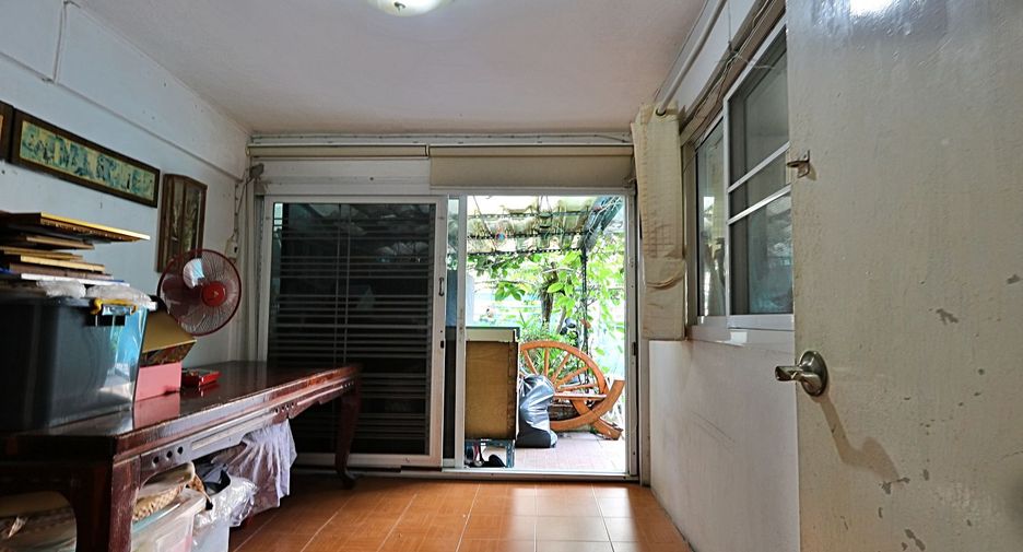 For sale 5 bedrooms townhouse in Sathon, Bangkok