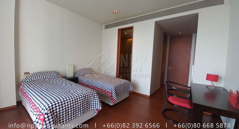 For sale 4 ベッドルーム condo in Sathon, Bangkok