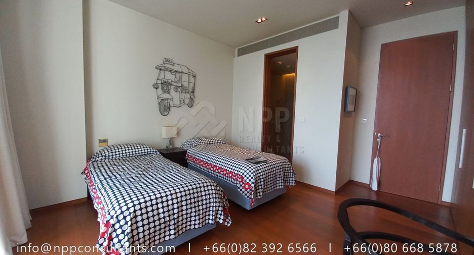 For sale 4 ベッドルーム condo in Sathon, Bangkok