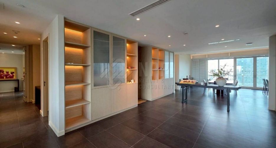 For sale 4 bedrooms condo in Pathum Wan, Bangkok