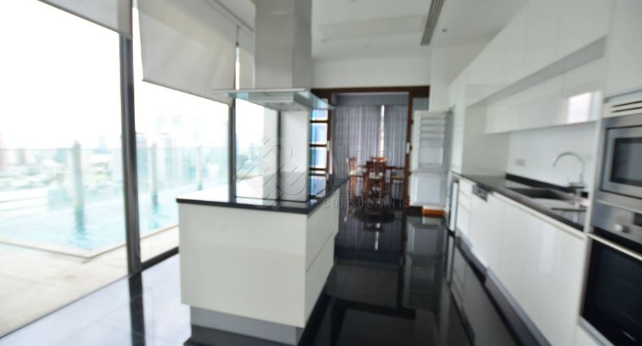 À vendre 3 chambres condo à Watthana, Bangkok