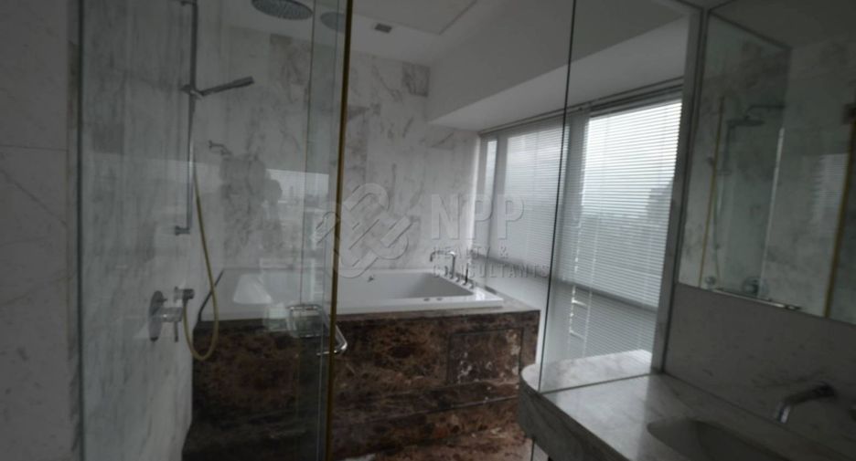 À vendre 3 chambres condo à Watthana, Bangkok