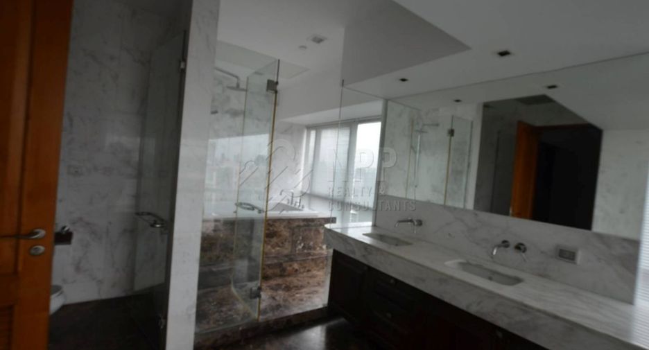 À vendre 3 chambres condo à Watthana, Bangkok