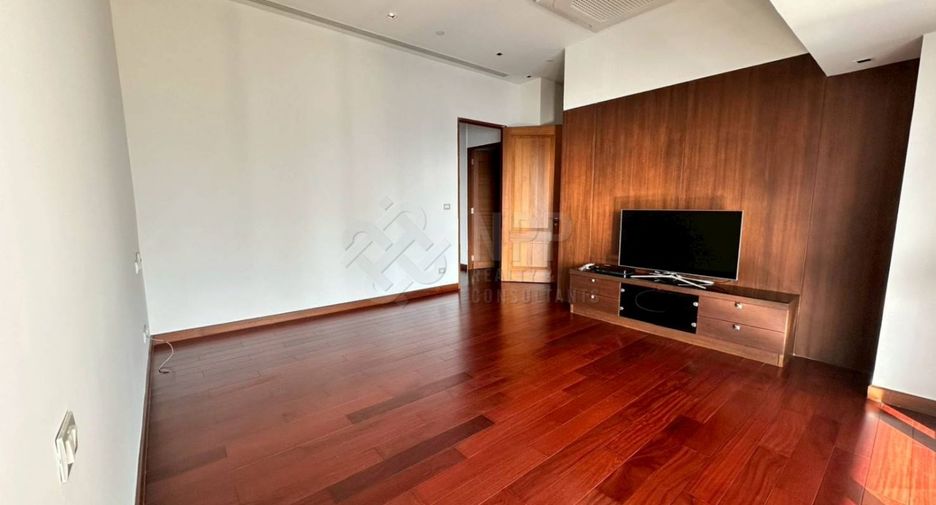 À vendre 3 chambres condo à Watthana, Bangkok
