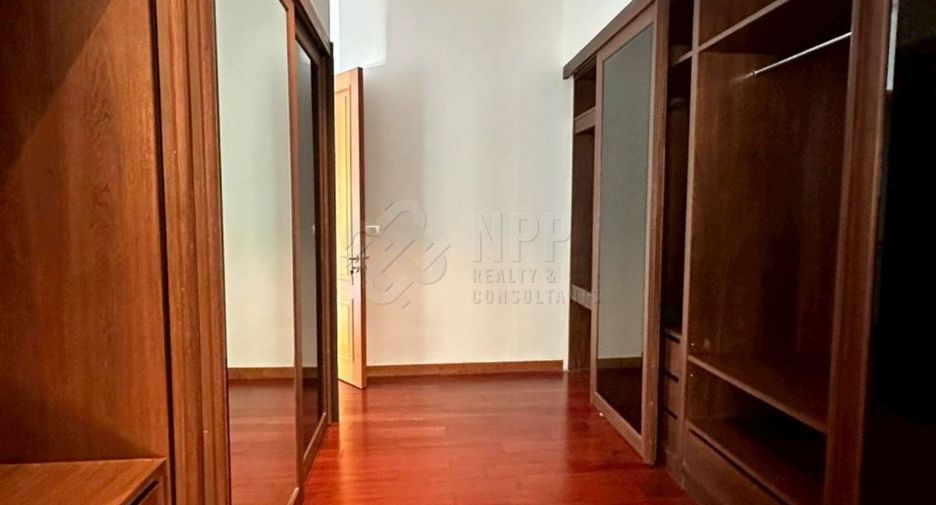À vendre 3 chambres condo à Watthana, Bangkok