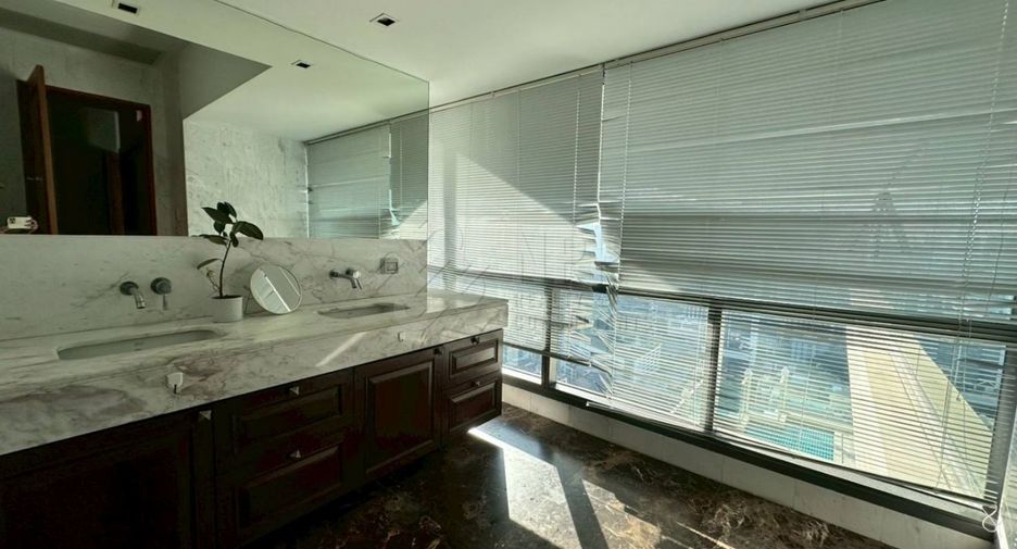 À vendre 3 chambres condo à Watthana, Bangkok