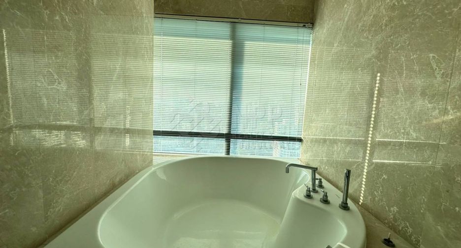 À vendre 3 chambres condo à Watthana, Bangkok