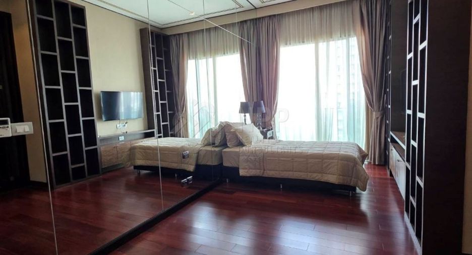 À vendre 4 chambres condo à Watthana, Bangkok