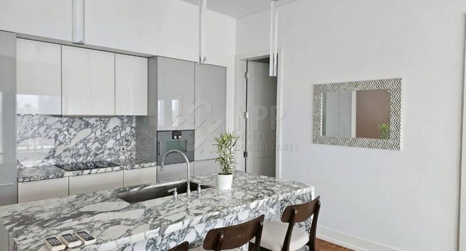 For rent 2 bedrooms condo in Sathon, Bangkok