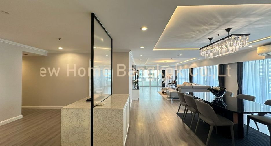 For rent 3 bedrooms condo in Sathon, Bangkok