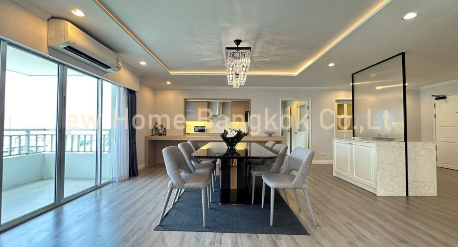 For rent 3 bedrooms condo in Sathon, Bangkok