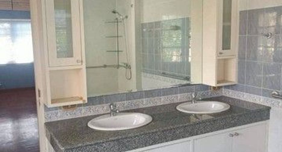 À vendre 3 chambres maison à Ban Bueng, Chonburi
