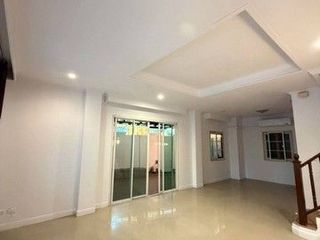 出租 3 卧室 独立屋 在 Phasi Charoen, 曼谷