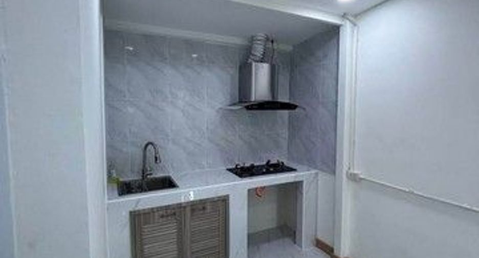 For rent 2 bedrooms townhouse in Don Mueang, Bangkok