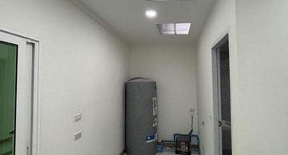 For rent 2 bedrooms townhouse in Don Mueang, Bangkok