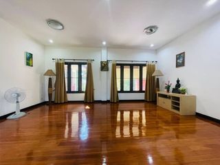 For rent and for sale 8 bedrooms house in Mueang Chiang Mai, Chiang Mai