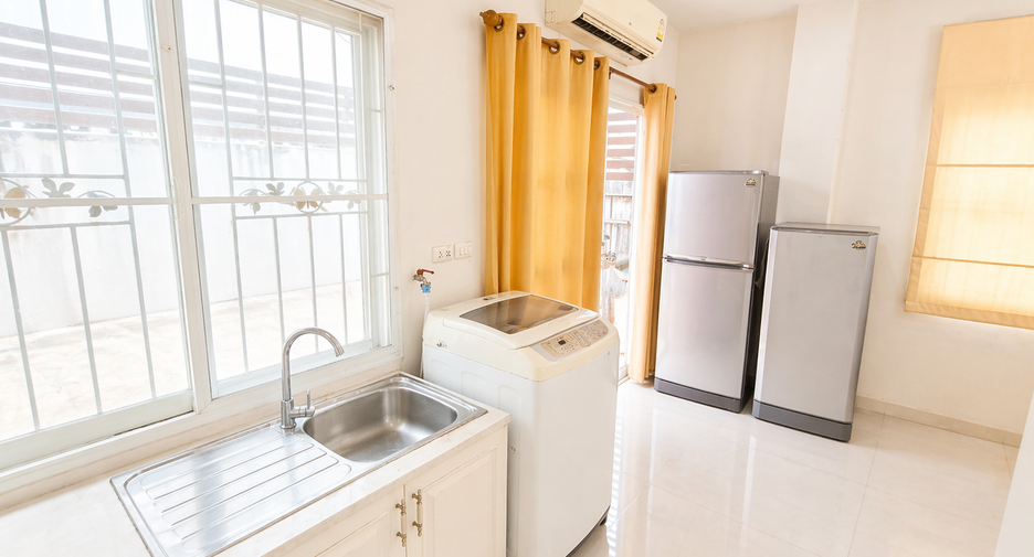 For sale 3 bedrooms townhouse in Min Buri, Bangkok
