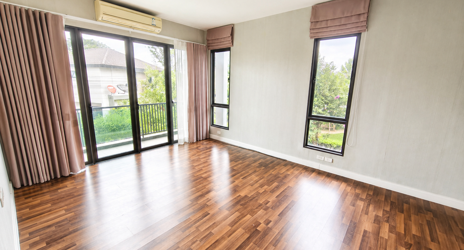 For sale 3 bedrooms house in Khlong Sam Wa, Bangkok