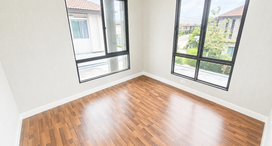 For sale 3 bedrooms house in Khlong Sam Wa, Bangkok