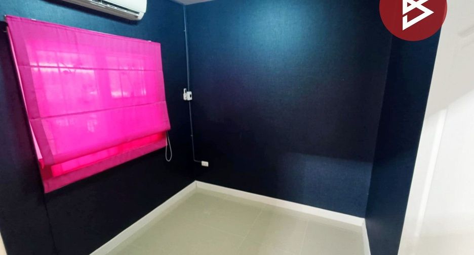 For sale 4 bedrooms townhouse in Lam Luk Ka, Pathum Thani