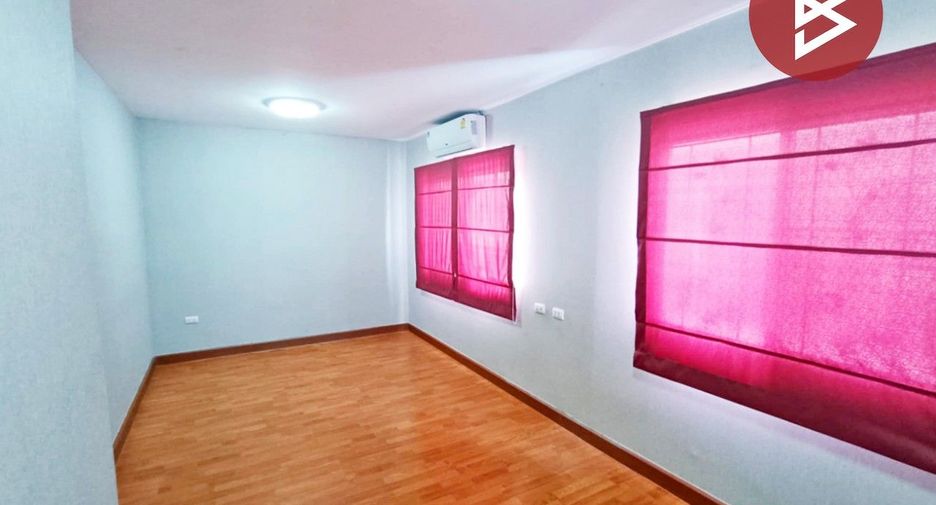 For sale 4 bedrooms townhouse in Lam Luk Ka, Pathum Thani