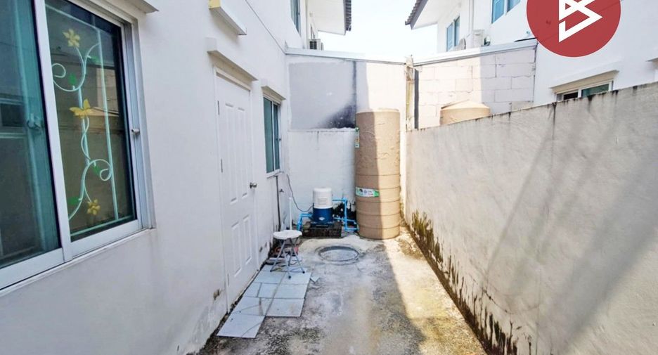 For sale 4 bedrooms townhouse in Lam Luk Ka, Pathum Thani