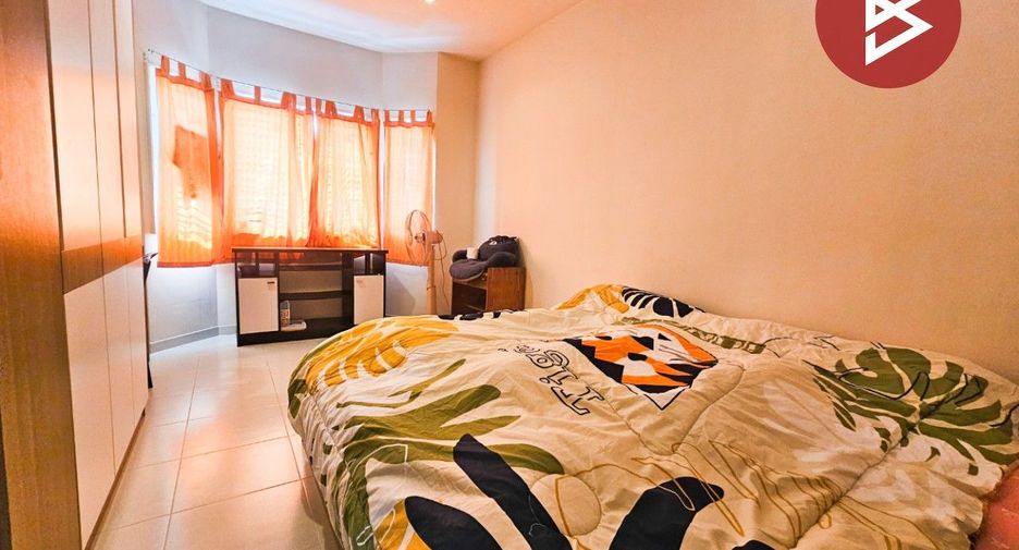 For sale 3 bedrooms townhouse in Bang Khun Thian, Bangkok