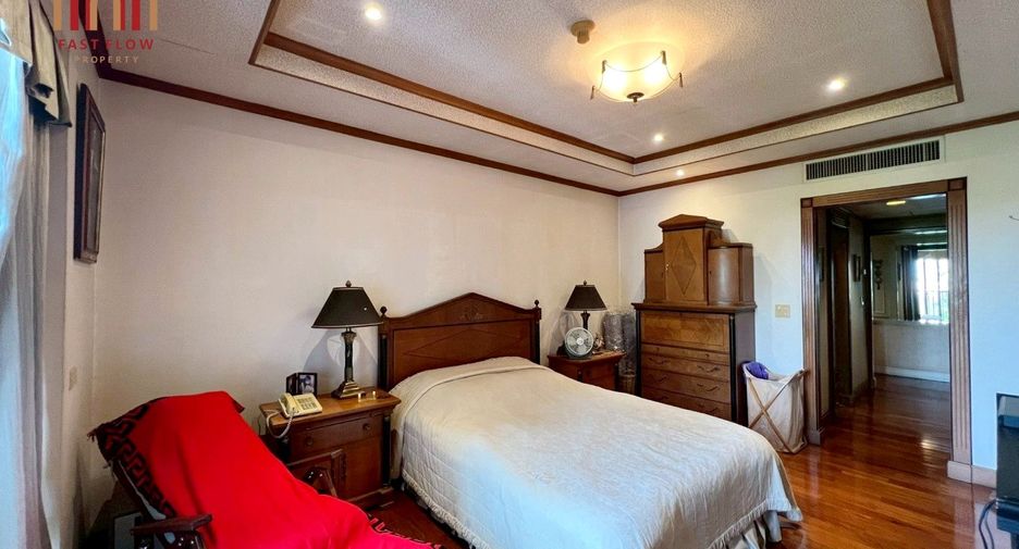 For sale 3 bedrooms condo in Pak Kret, Nonthaburi