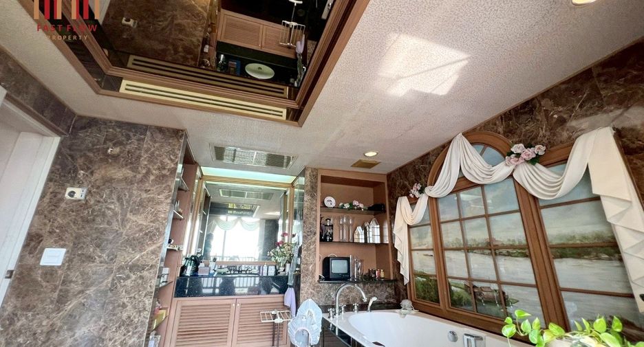 For sale 3 bedrooms condo in Pak Kret, Nonthaburi
