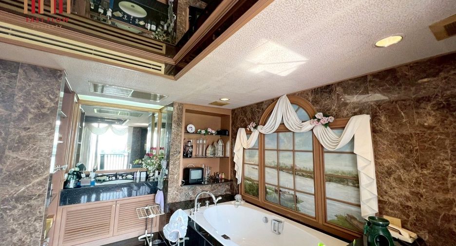 For sale 3 bedrooms condo in Pak Kret, Nonthaburi