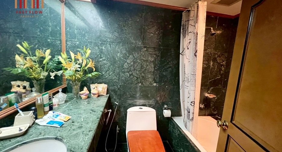 For sale 3 bedrooms condo in Pak Kret, Nonthaburi