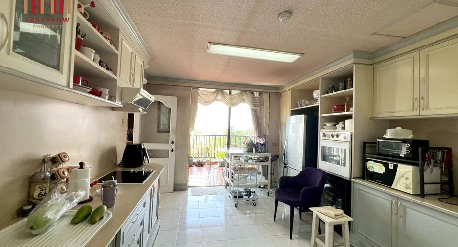 For sale 3 bedrooms condo in Pak Kret, Nonthaburi