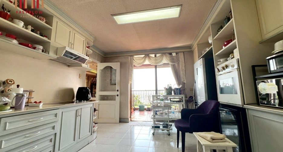 For sale 3 bedrooms condo in Pak Kret, Nonthaburi